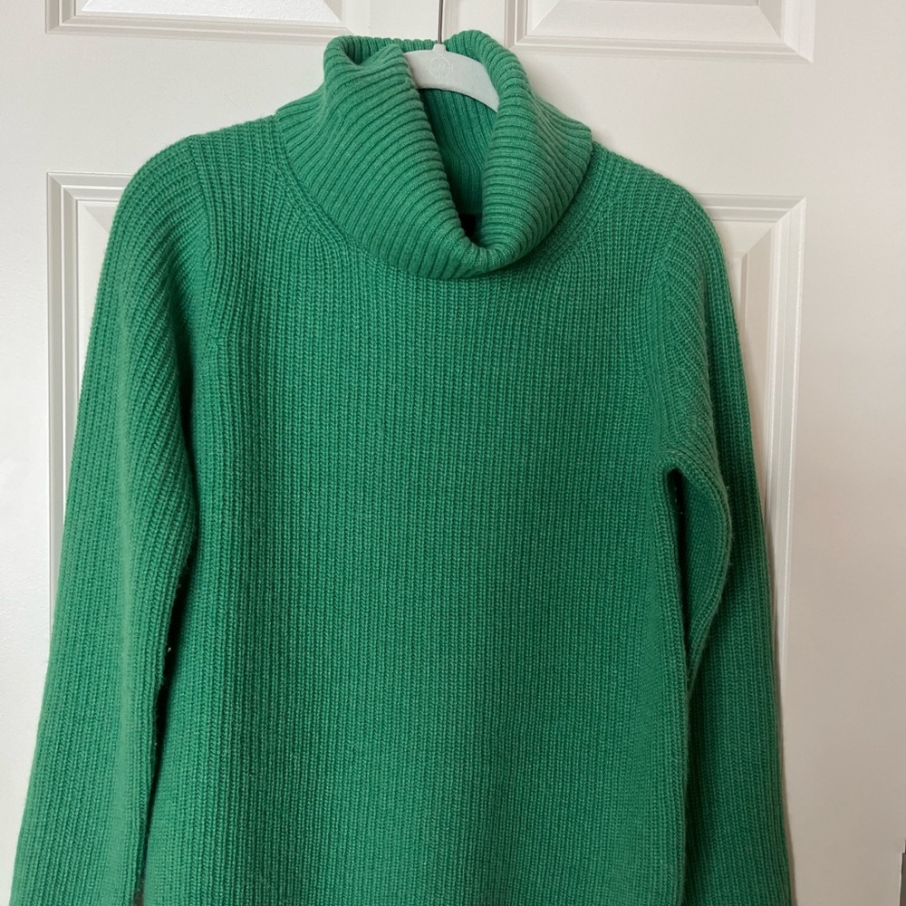 Banana Republic Green Cashmere ribbed Turtleneck Sweater